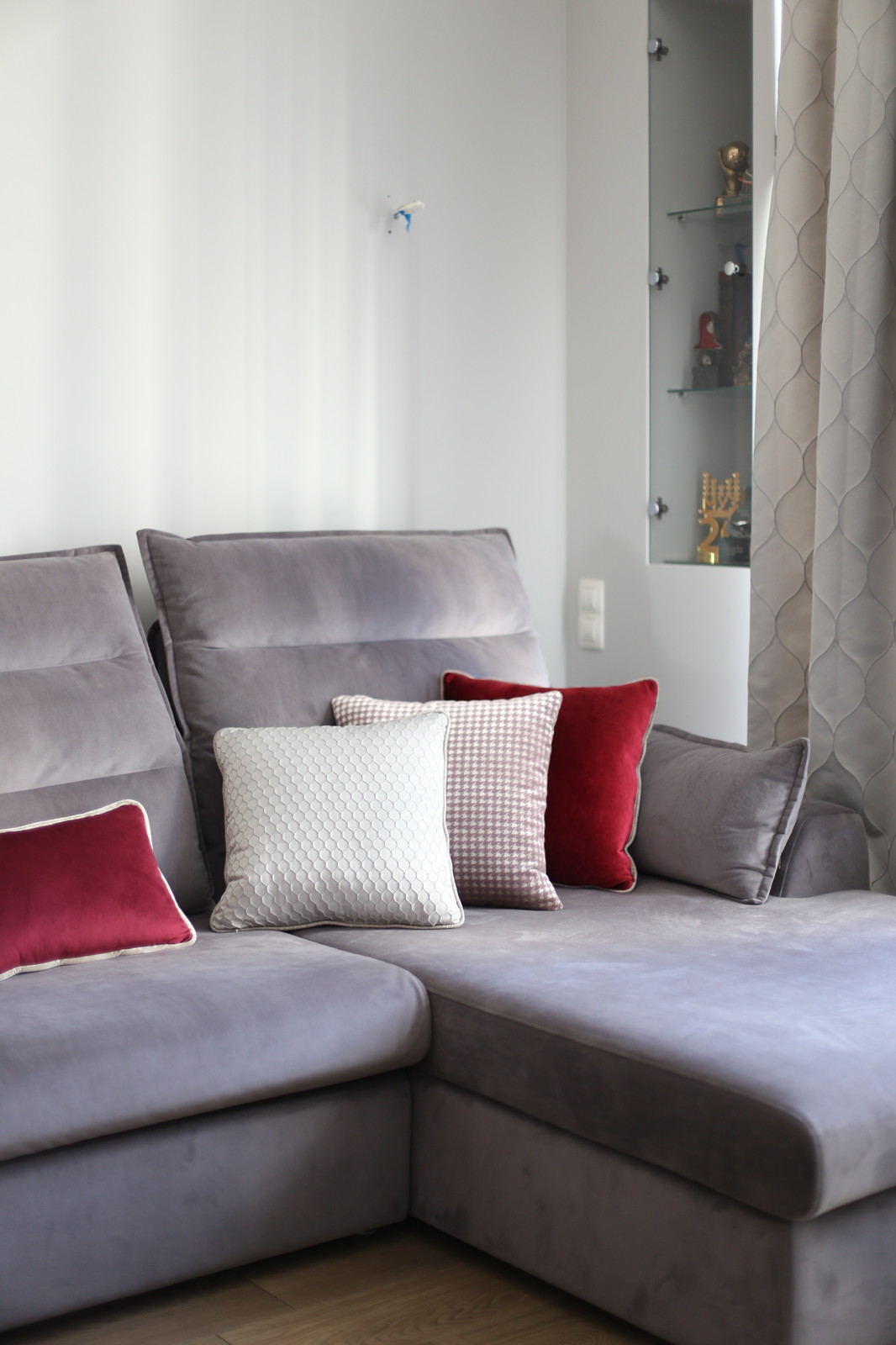 Оформление зоны кухни-гостиной-столовой для Анфисы Чеховой