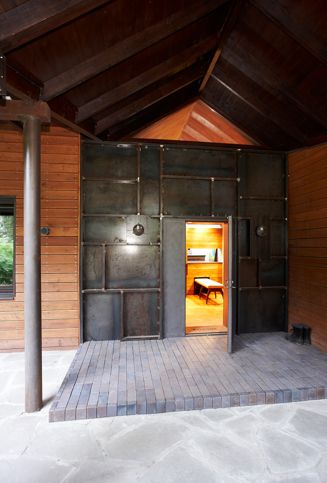 Дом на склоне