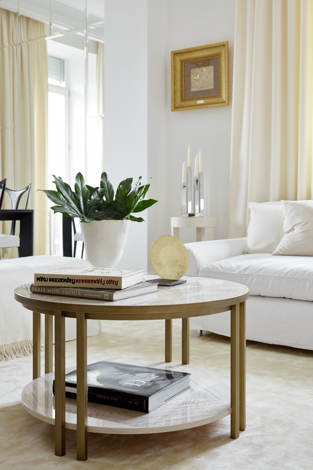 Обложка проекта: Белая