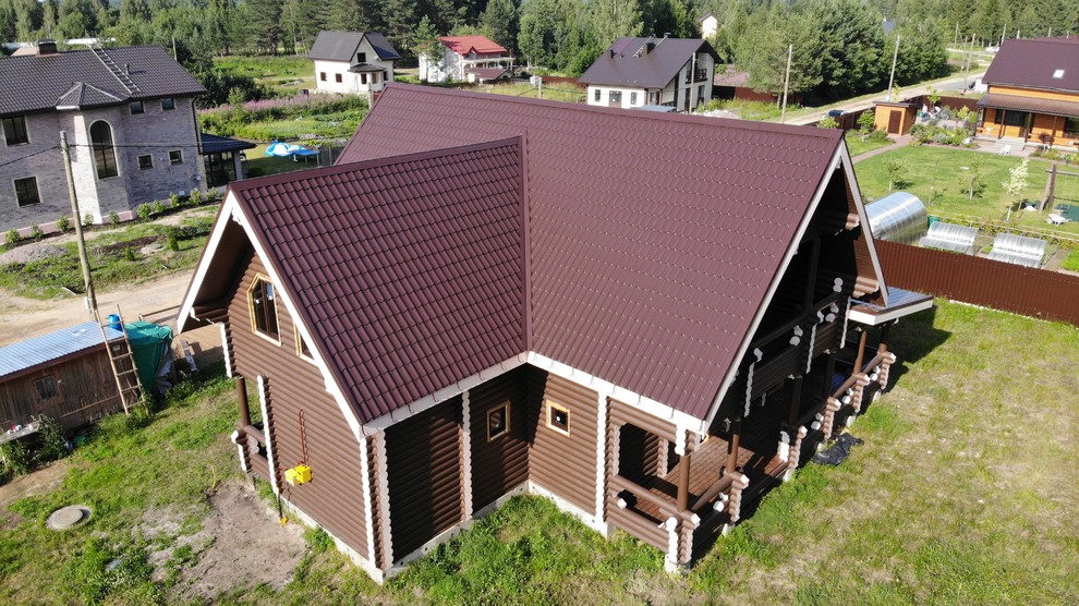 Сказочный дом из оцилиндрованного бревна.