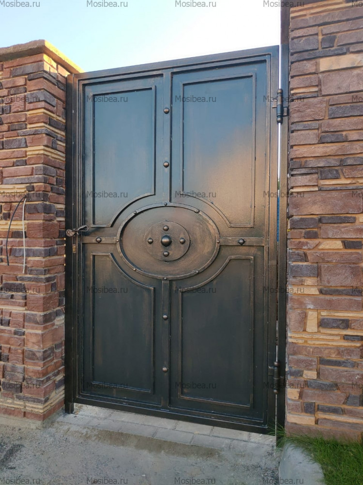 Обложка проекта: Кованые ворота в готическом стиле