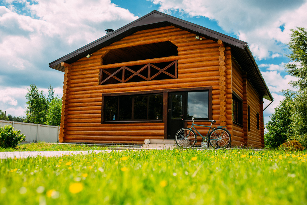 Гостевой дом-баня из тёсанного бревна