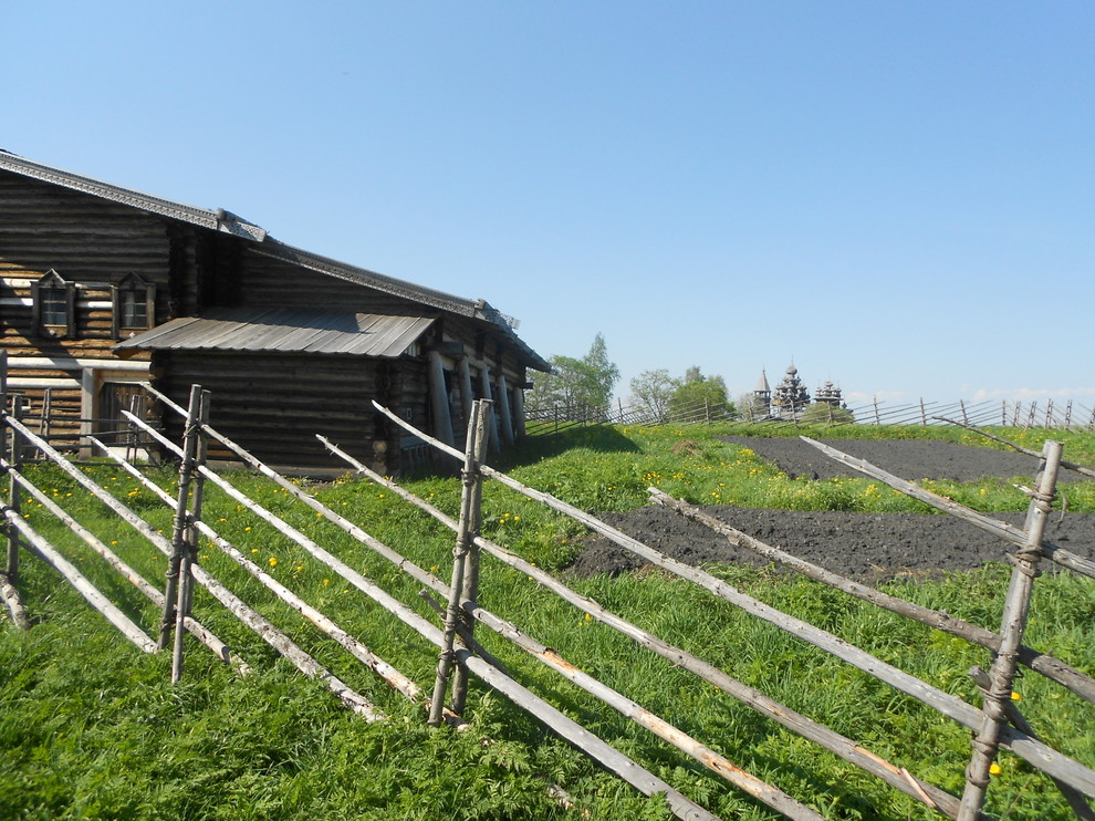 Декоративный забор: Как красиво отгородиться от посторонних