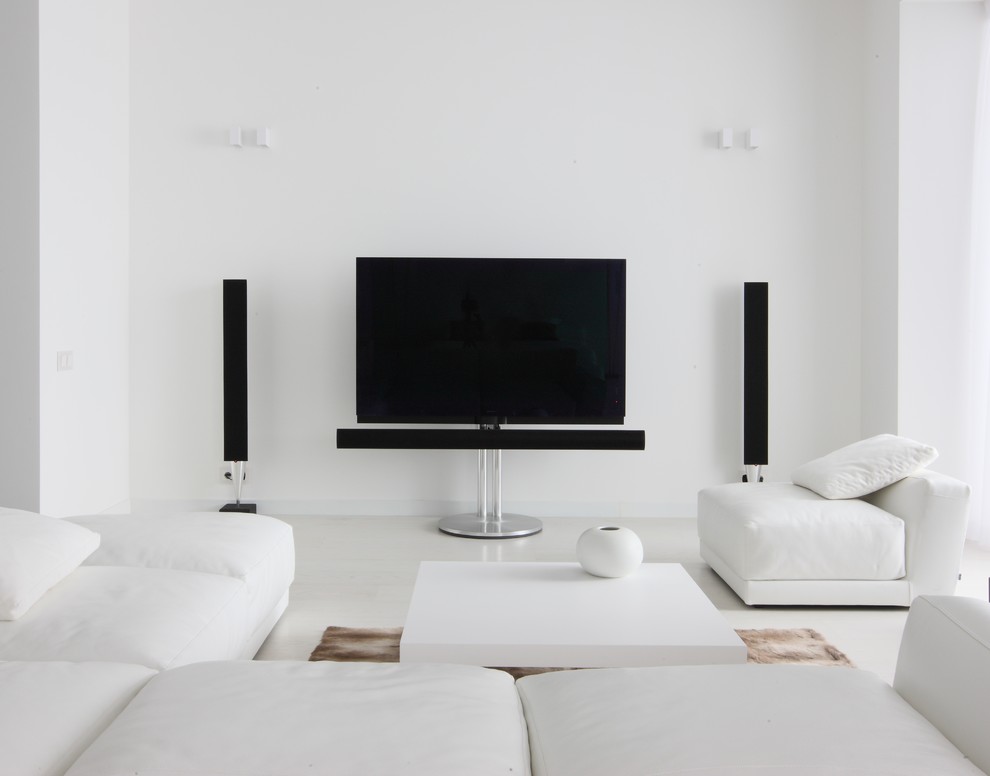 Гостиная недели: Белая студия с прозрачными перегородками