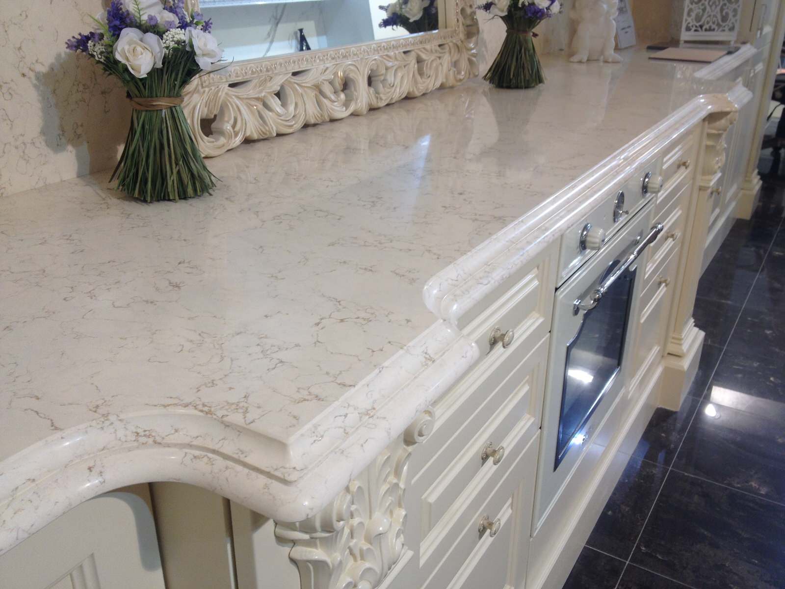 Обложка проекта: Столешница из кварцевого камня Silestone Phoenix