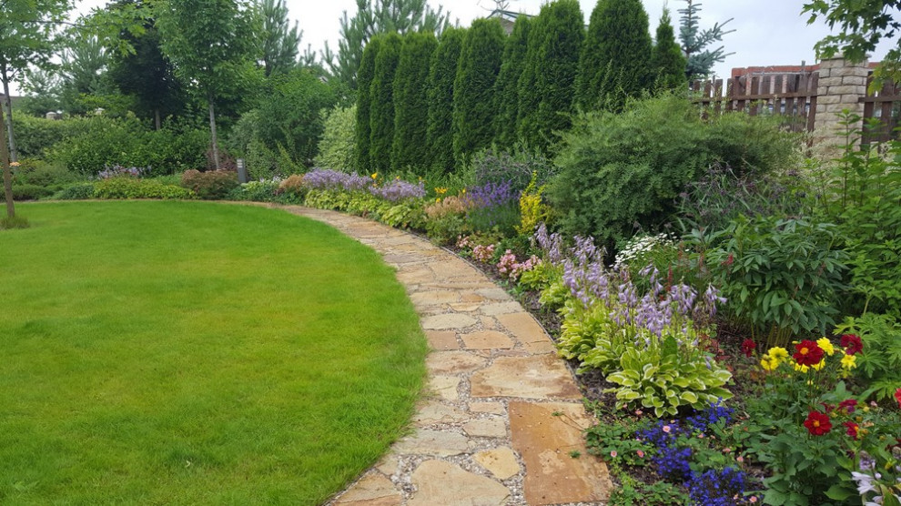 Как правильно: Устроить цветник… на картоне