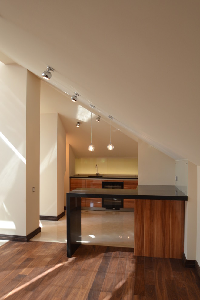 Загородный дом - 120 кв.м. мансарда, расположение кухни и душевой. Реализация.