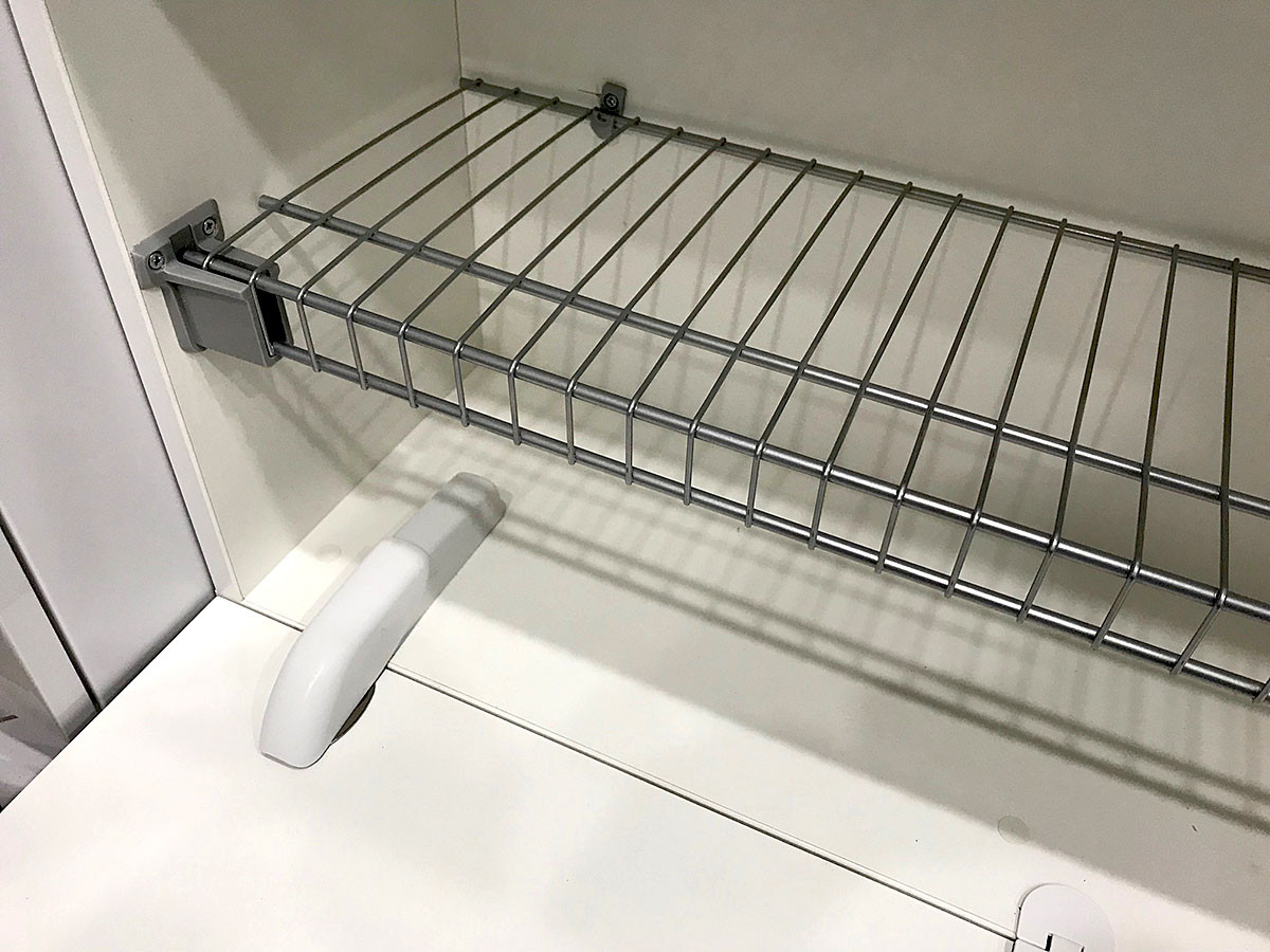 Глянцевый шкаф для прихожей