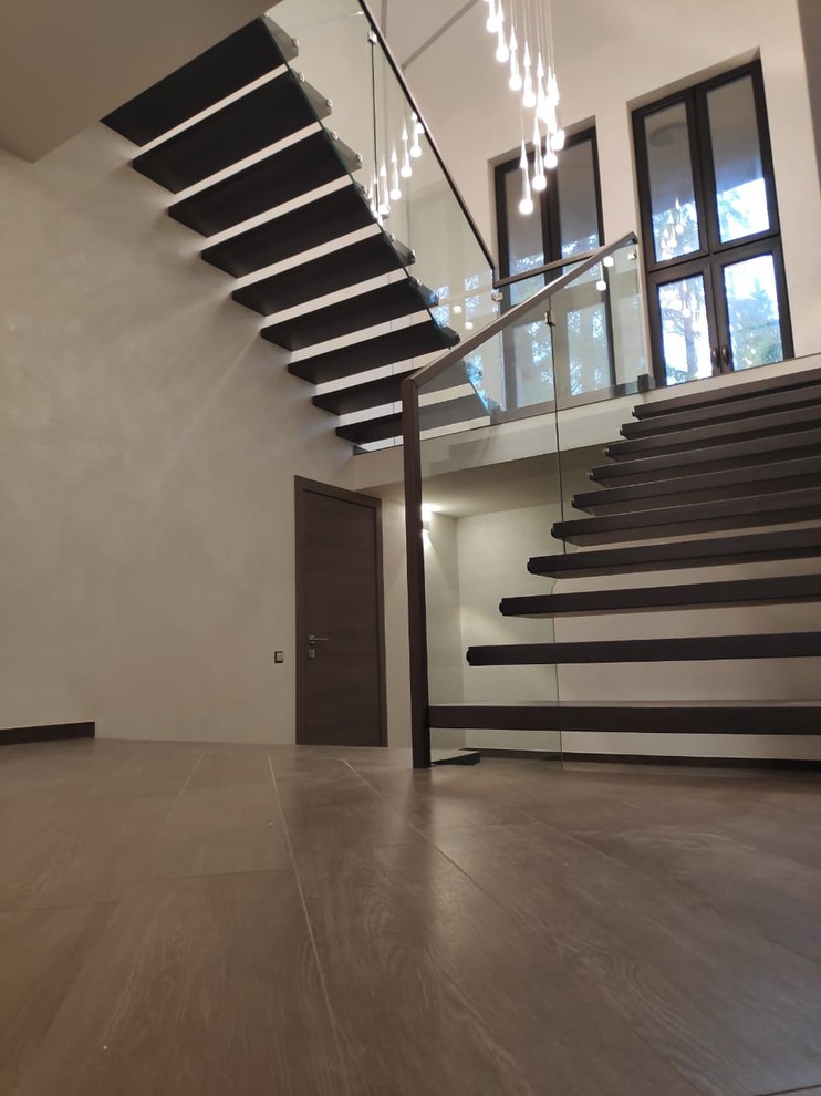 больцевая лестница в загородном доме