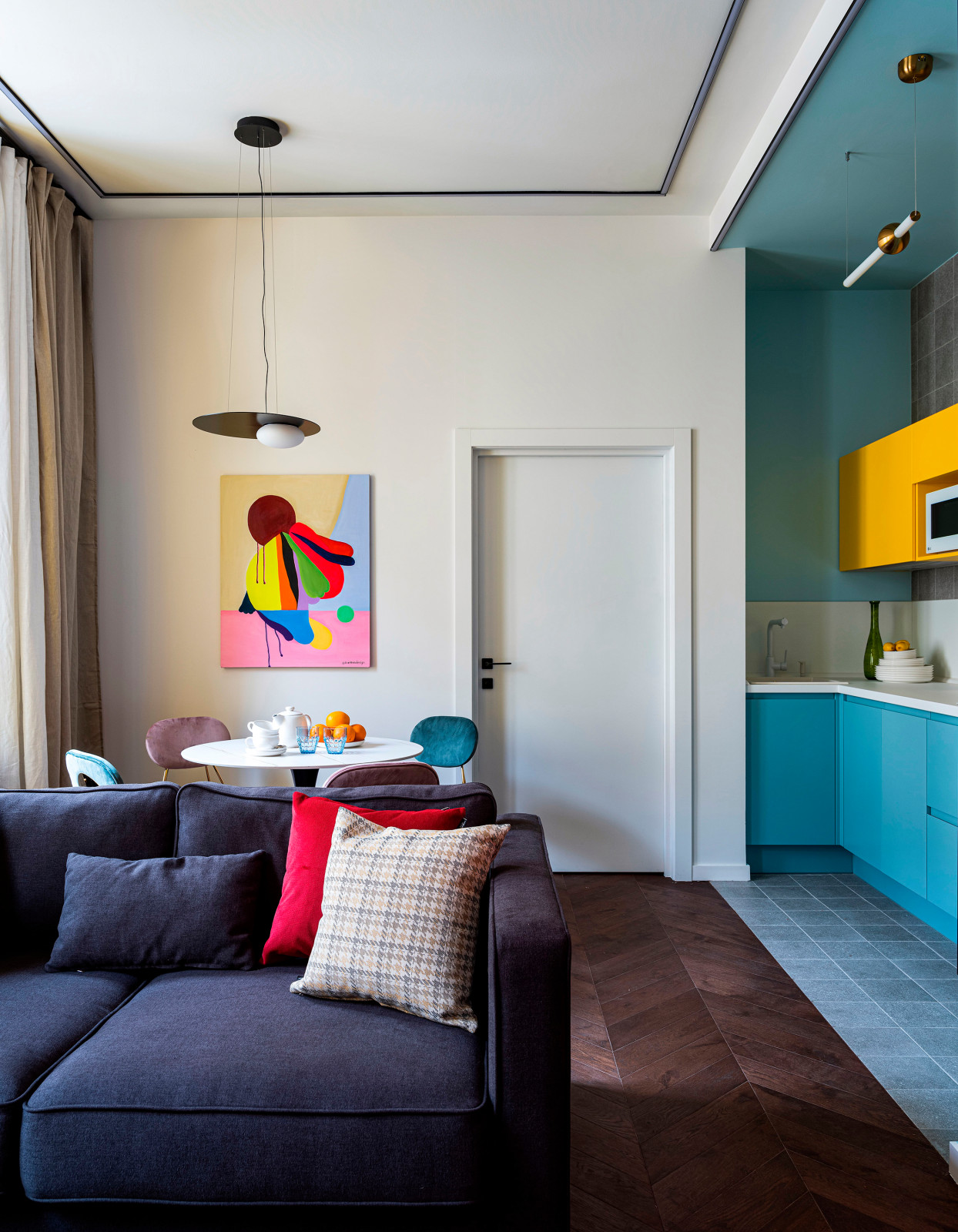 Современный интерьер в старинной доме в центре Москвы для сдачи в аренду