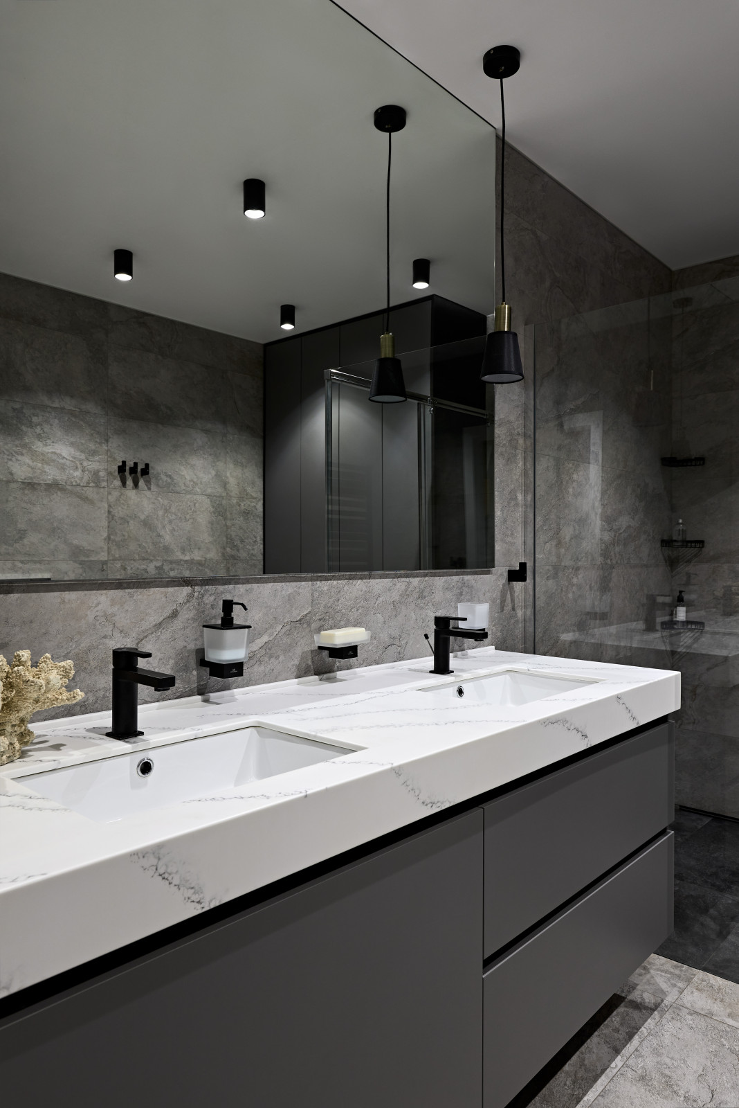 Современный загородный дом для большой семьи