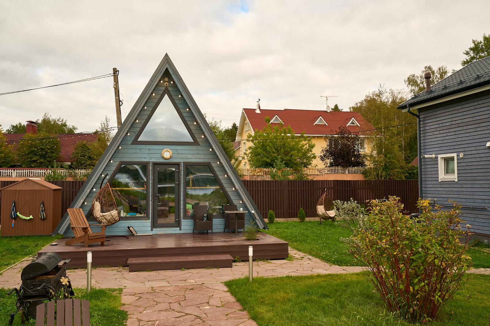 База отдыха на берегу озера. Ялкала.