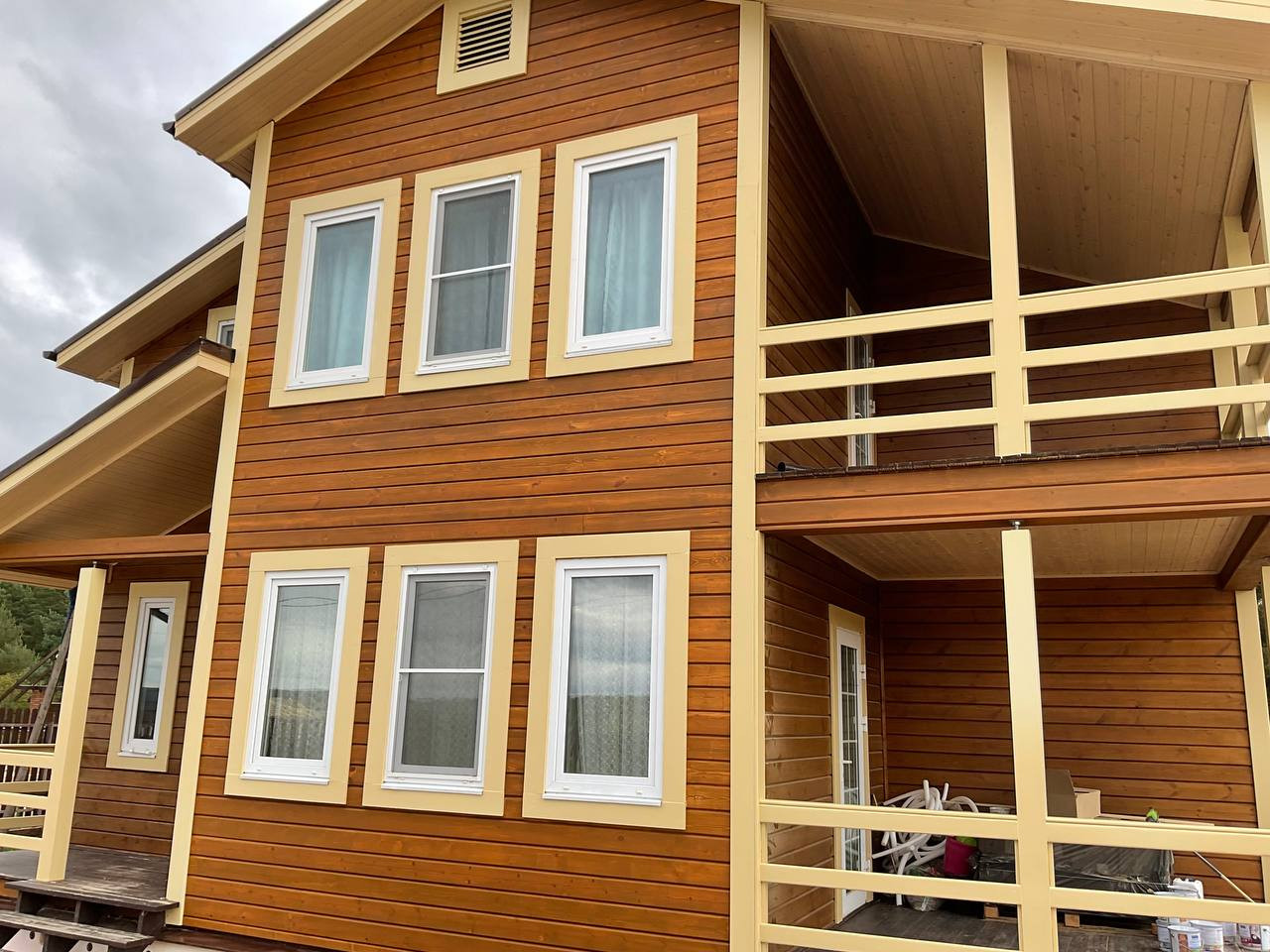 Обложка проекта: Шлифовка старого лакокрасочного покрытия на брусе и покраска масловоском