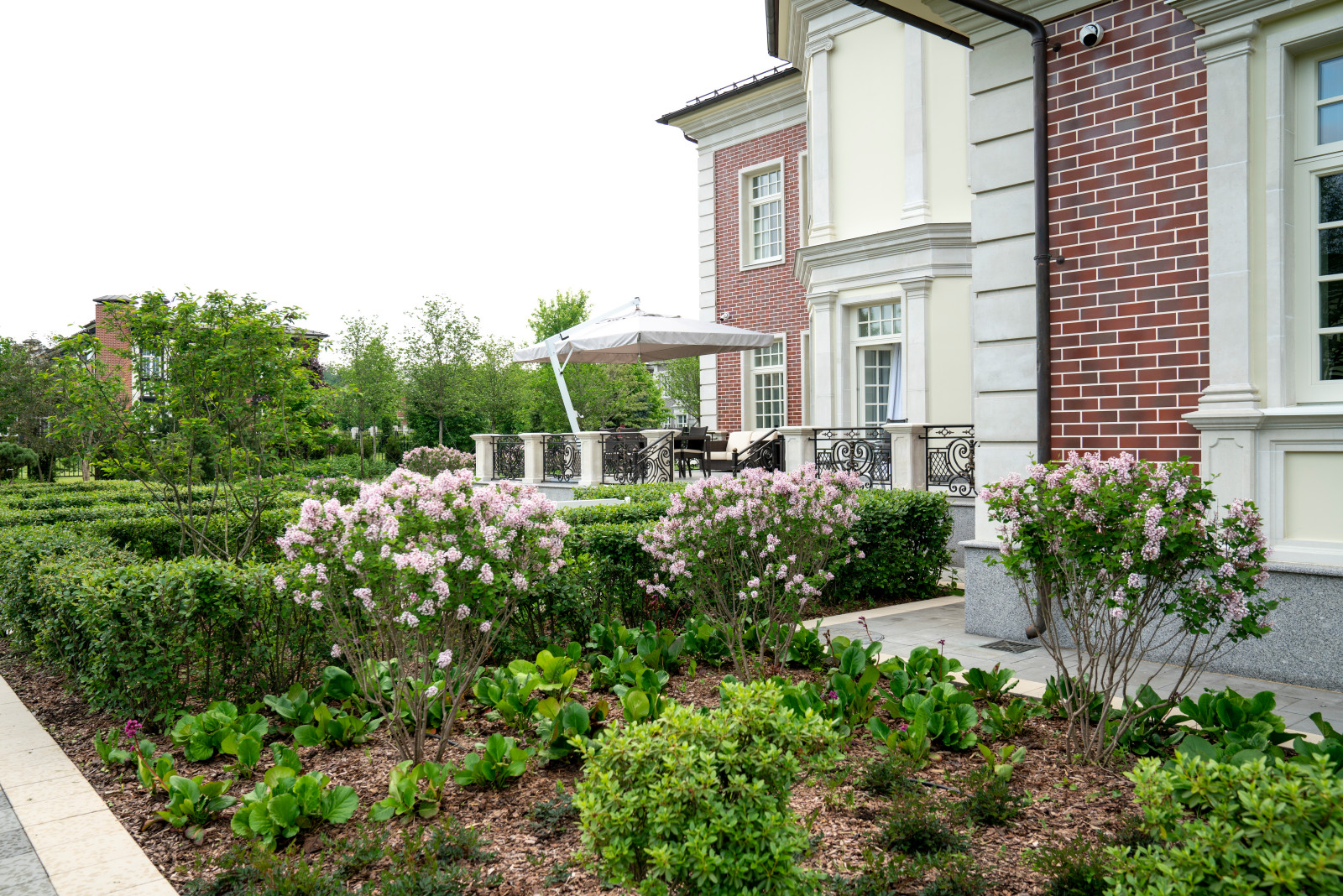 Английская неоклассика в Парквилл. 2019 г.