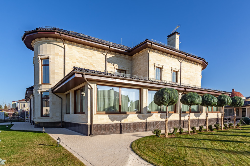 Строительство дома и отделочные работы. Дом на Новой Риге. 700 кв.м.