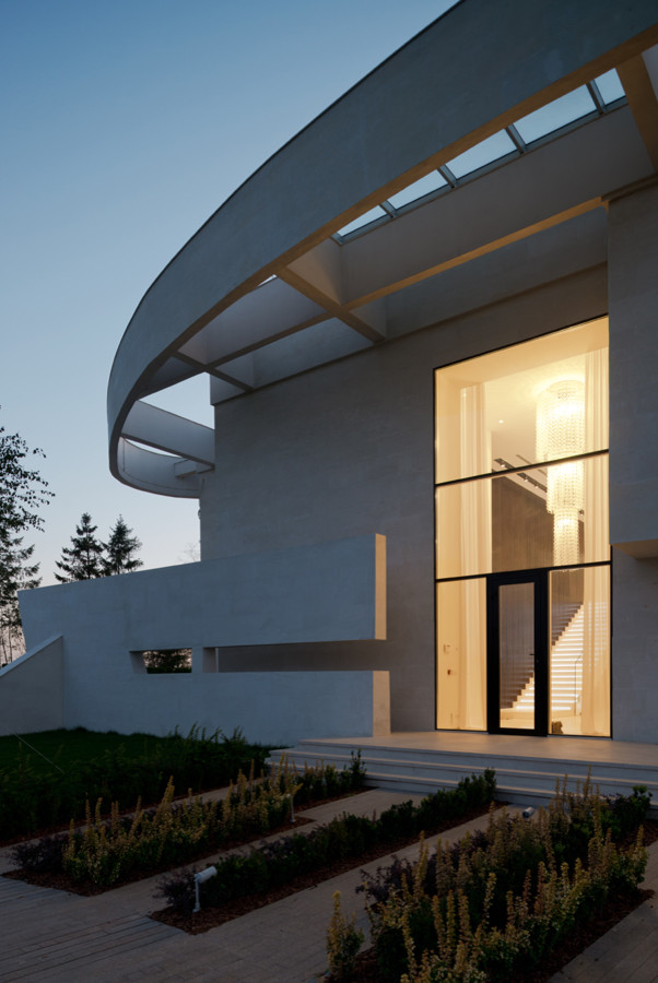 VILLA IN AGALAROV ESTATE