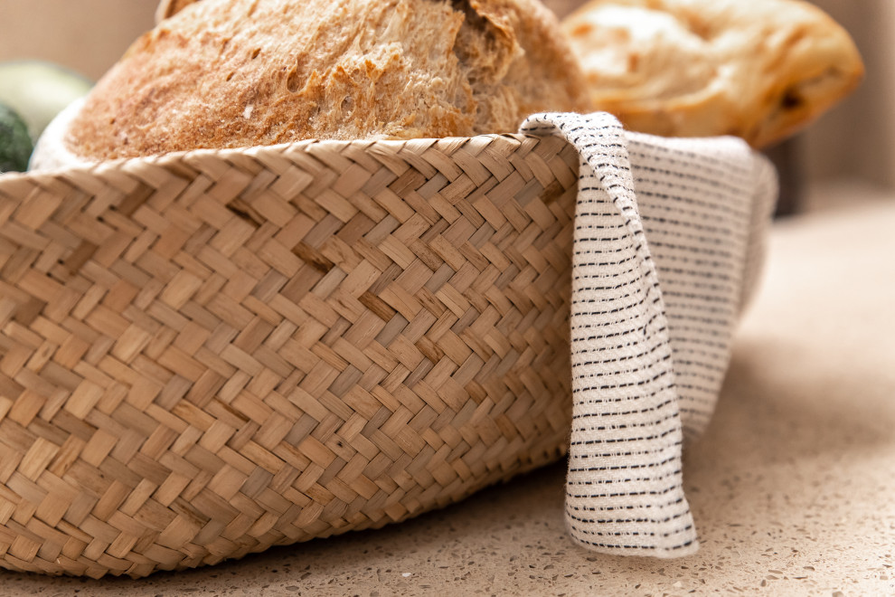 Тропическая кухня под цветком протеи