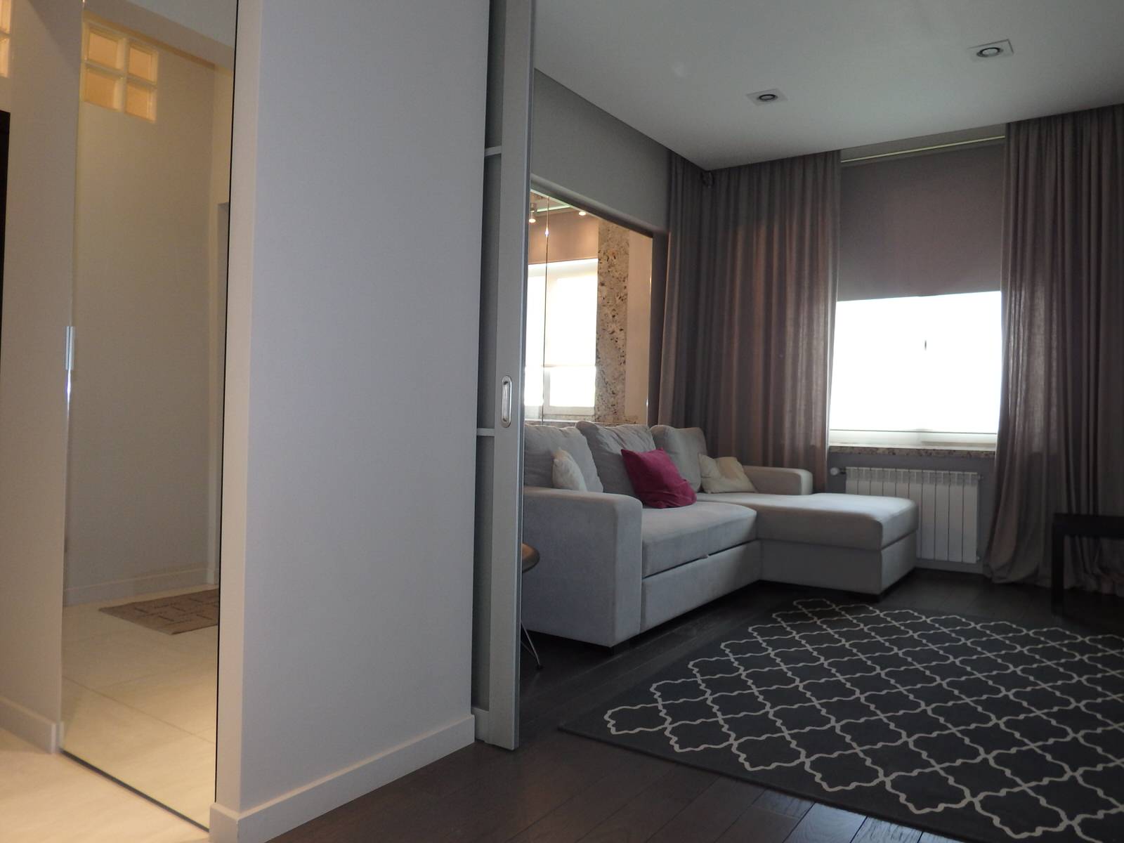 Двухкомнатная квартиры со стеклянной перегородкой на Овчинниковской набережной