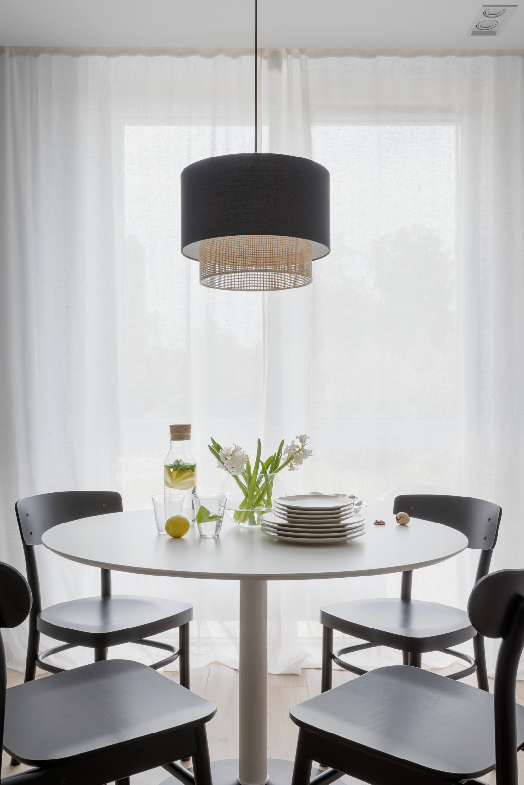 Двухкомнатная квартира, 77 м кв