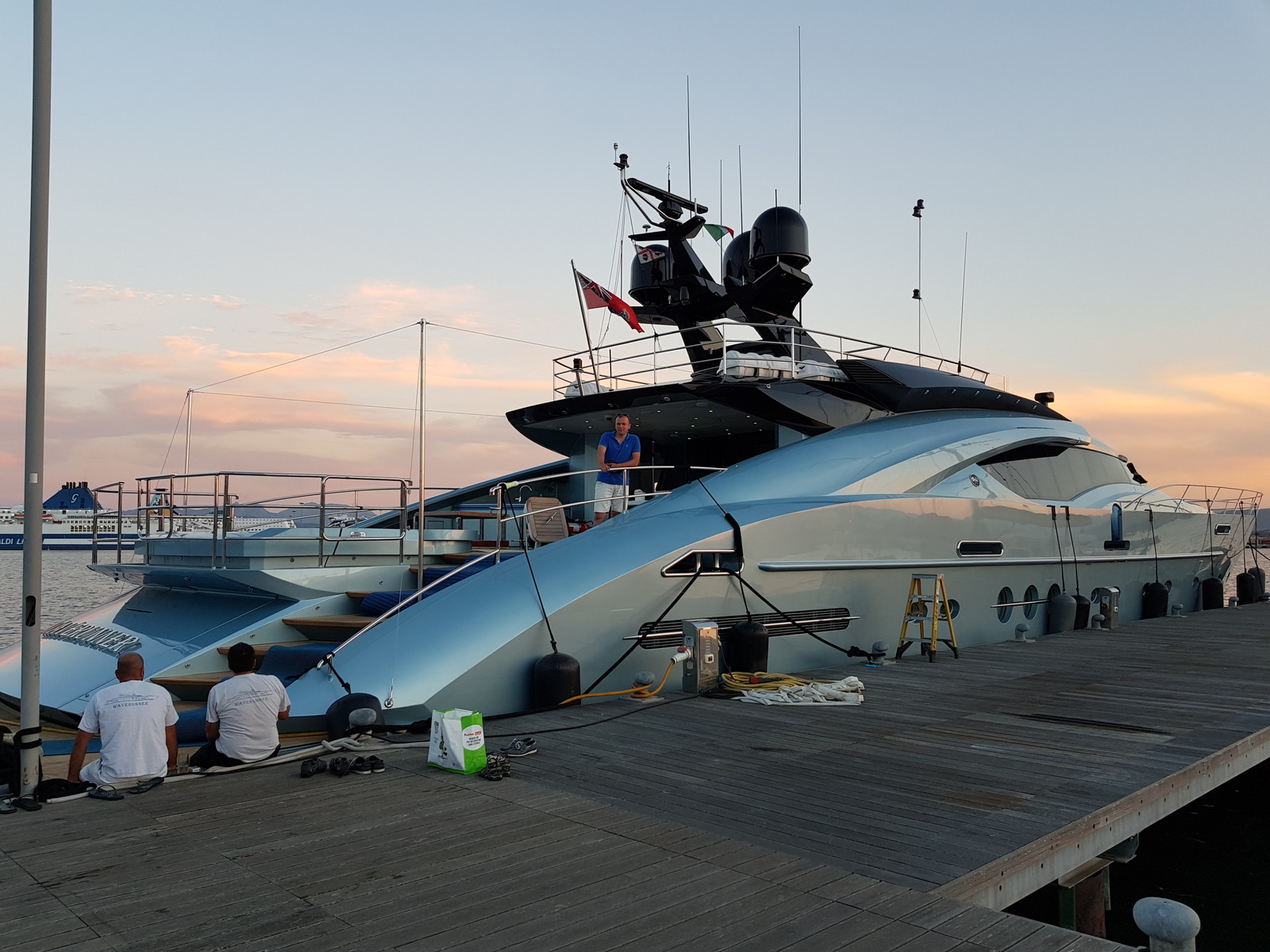 Модернизация мультимедиа систем на Мега яхте Waverunner 41метр