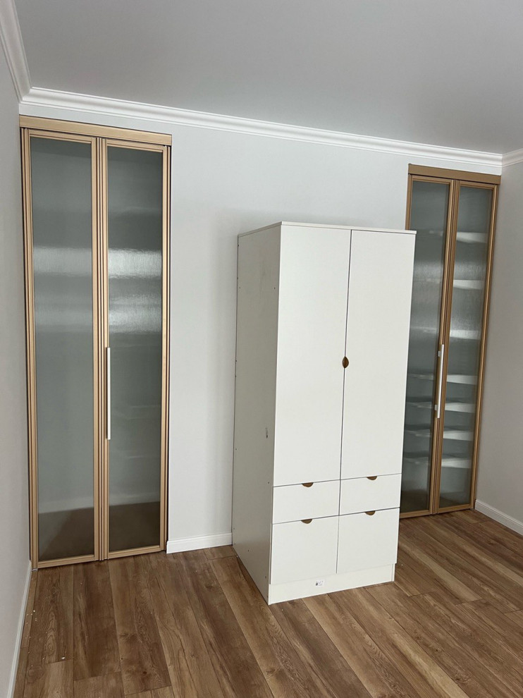 Складные подвесные двери для гардеробной