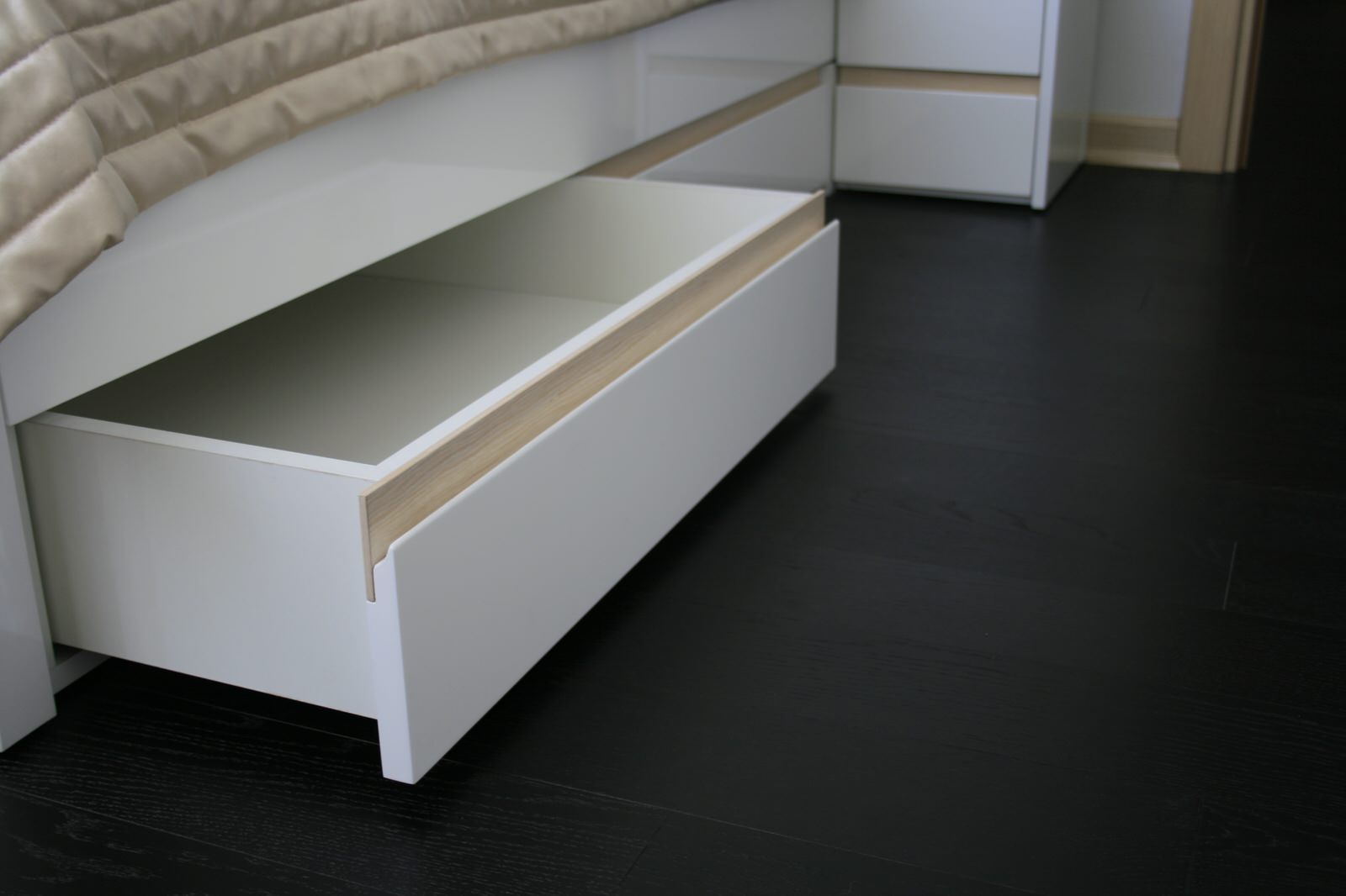 ОТТЕНКИ БЕЛОГО / TINTS OF WHITE