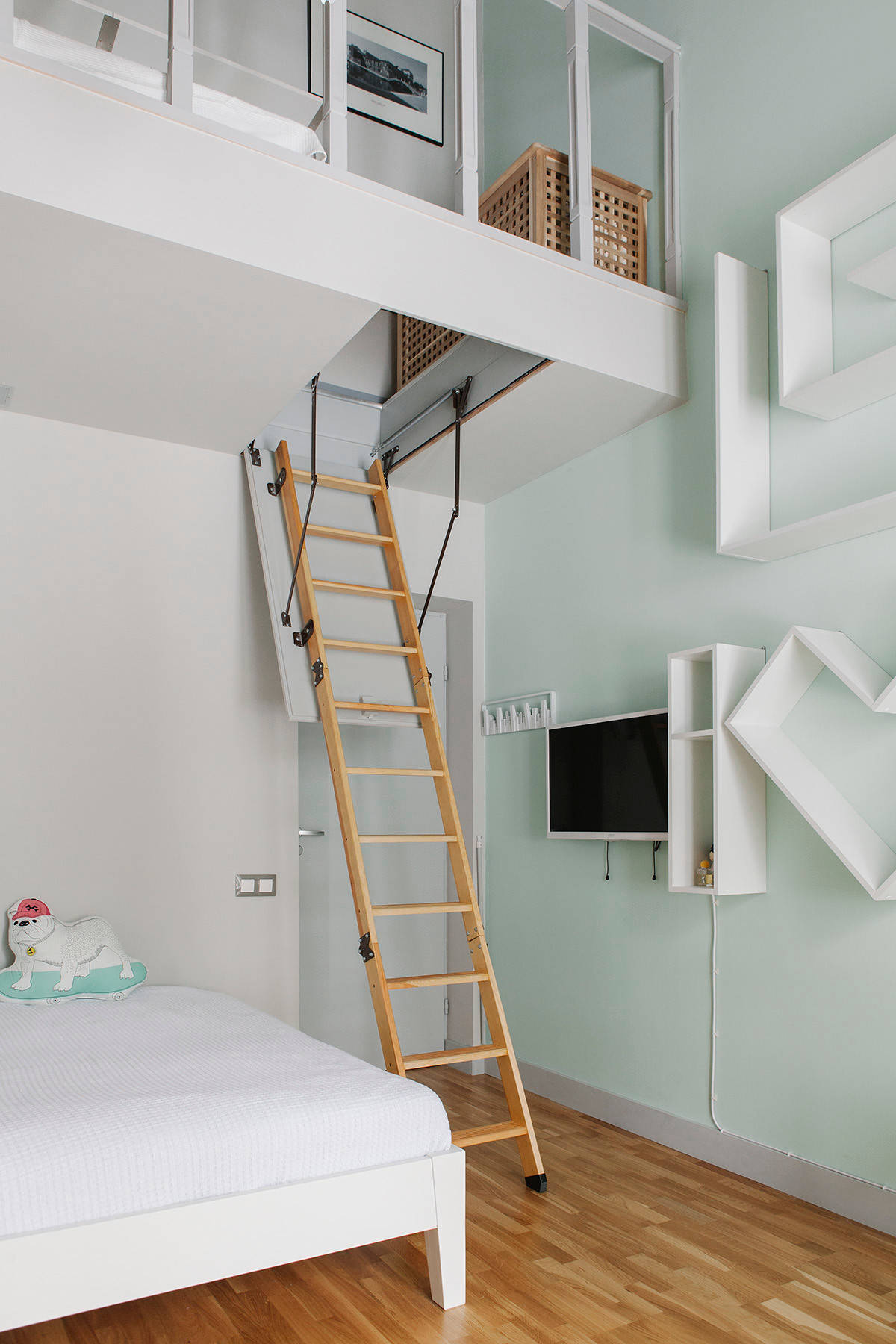 Объясняет юрист: Как правильно сделать антресольный этаж