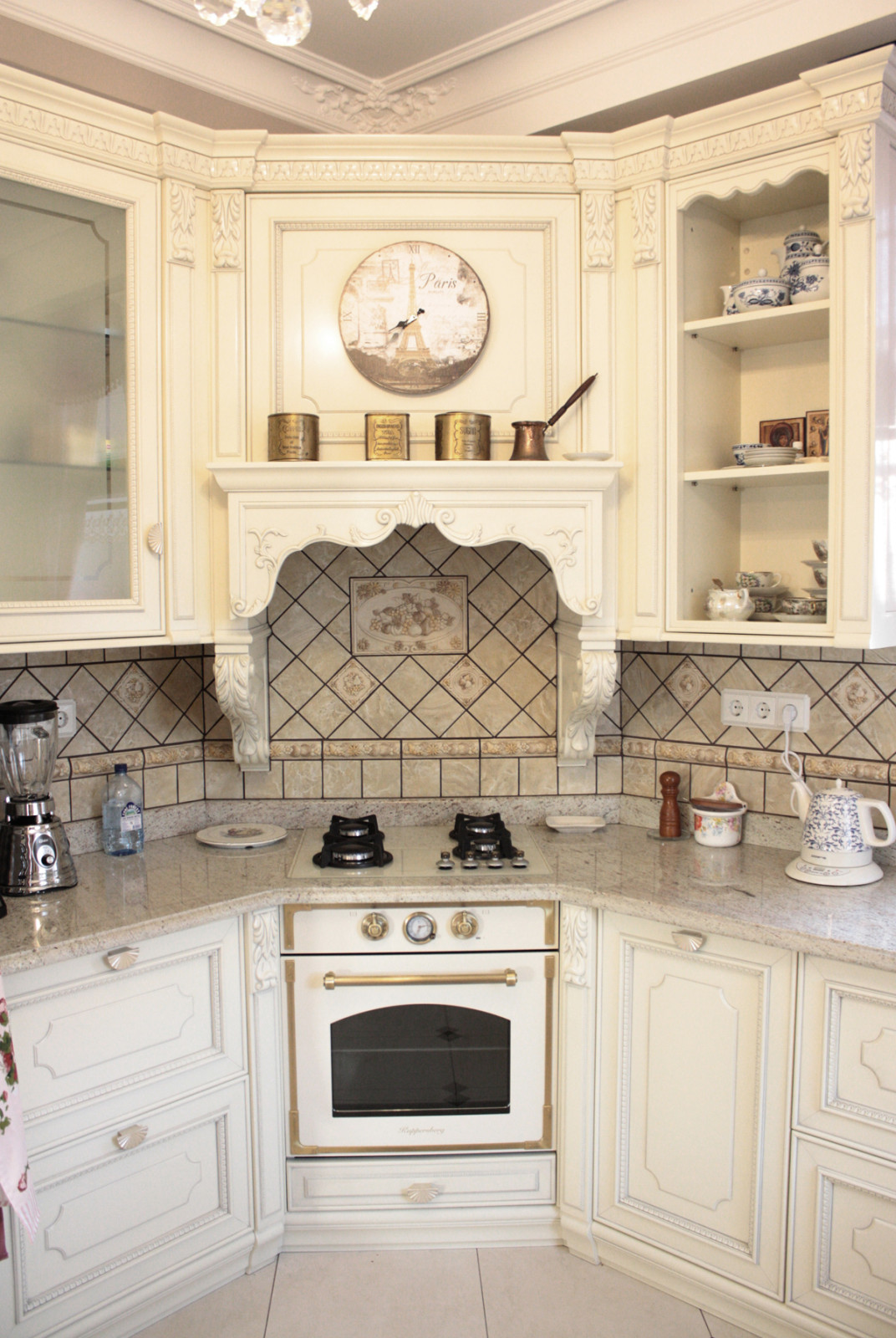 Recreating the Interior of the Chekhov’s Period in a Suburban Residence