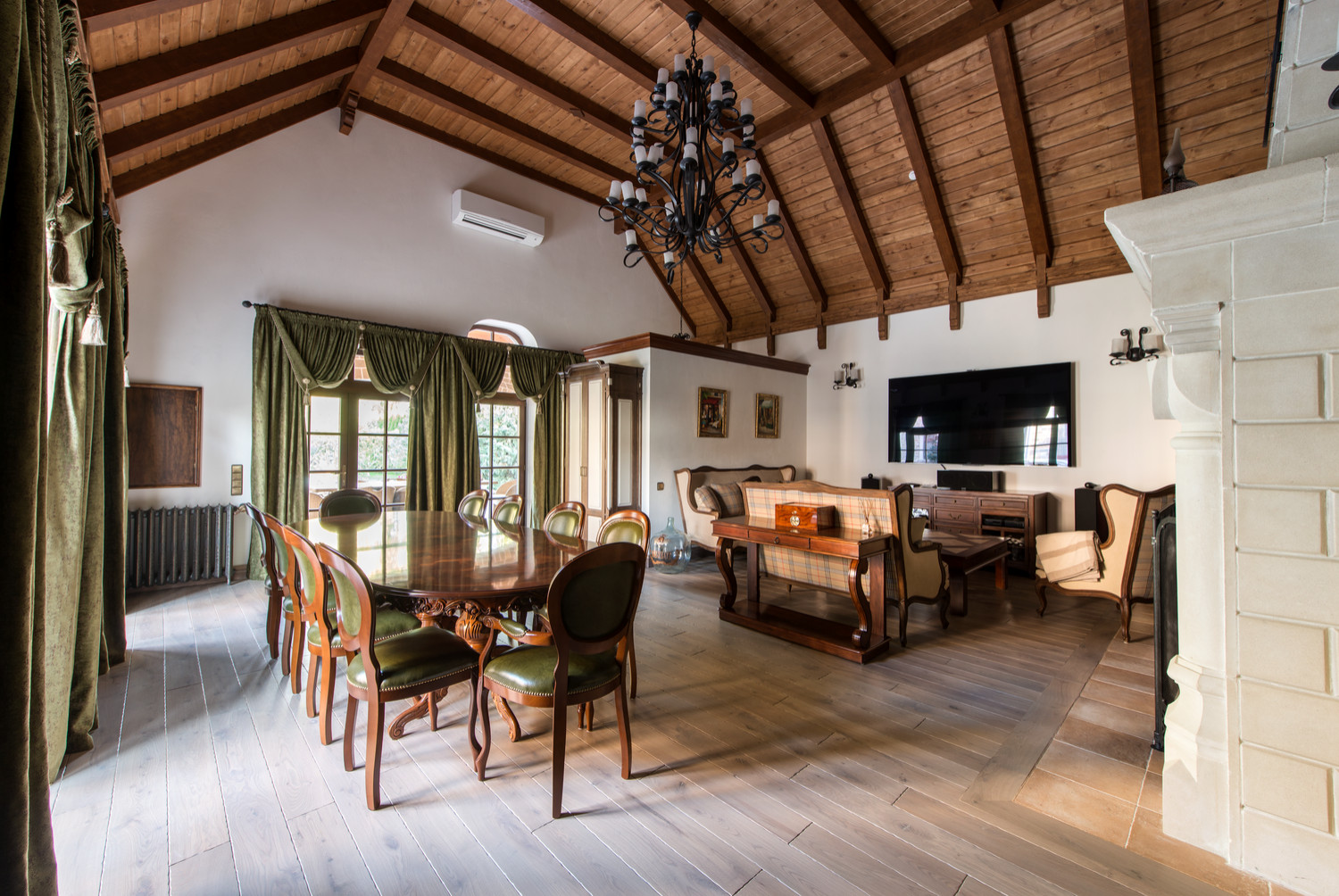 Интерьеры дома в поселке "Третья Охота"