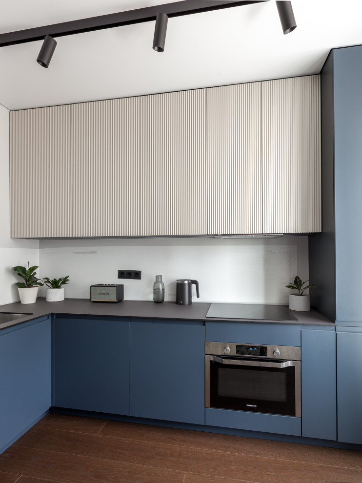 Синяя кухня и шкаф ЖК Преображение