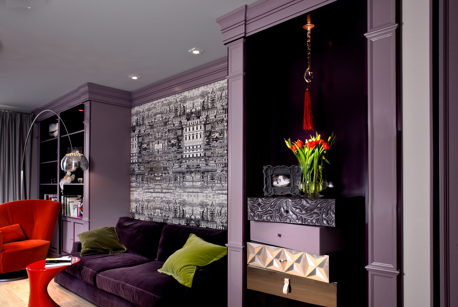 Яркая насыщенная квартира