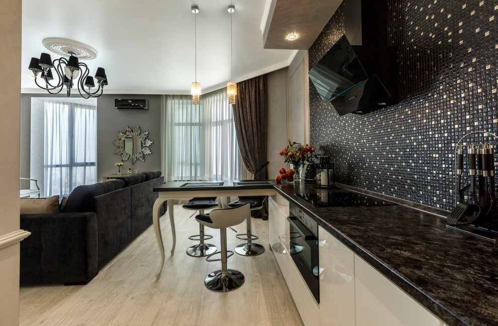 Студия на Пр. комарова