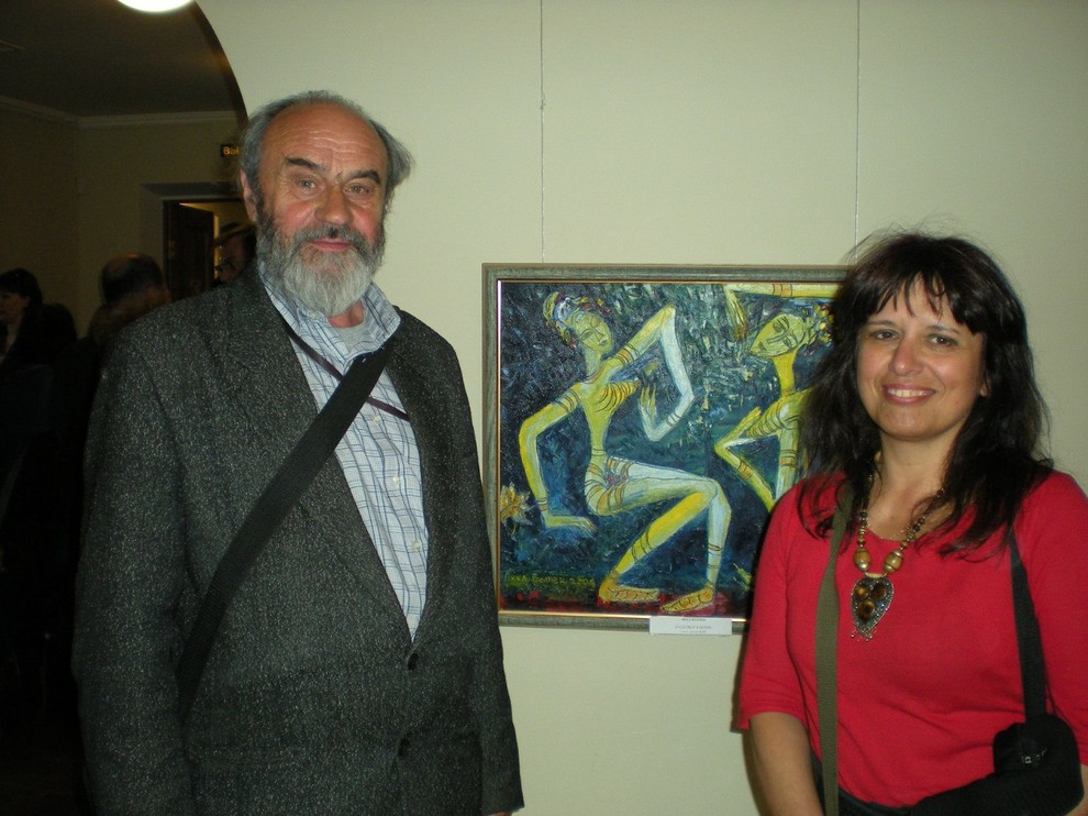 На фоне картин Лики Волчек