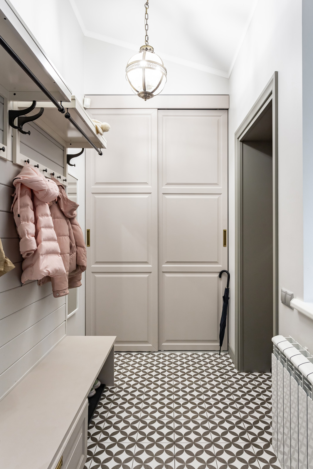 Шкаф в прихожую из мдф пленки