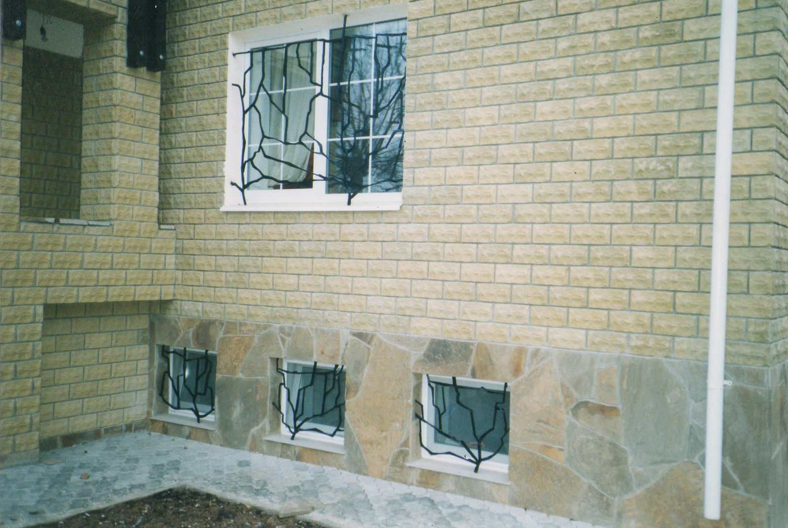 Обложка проекта: Битое стекло или кому как