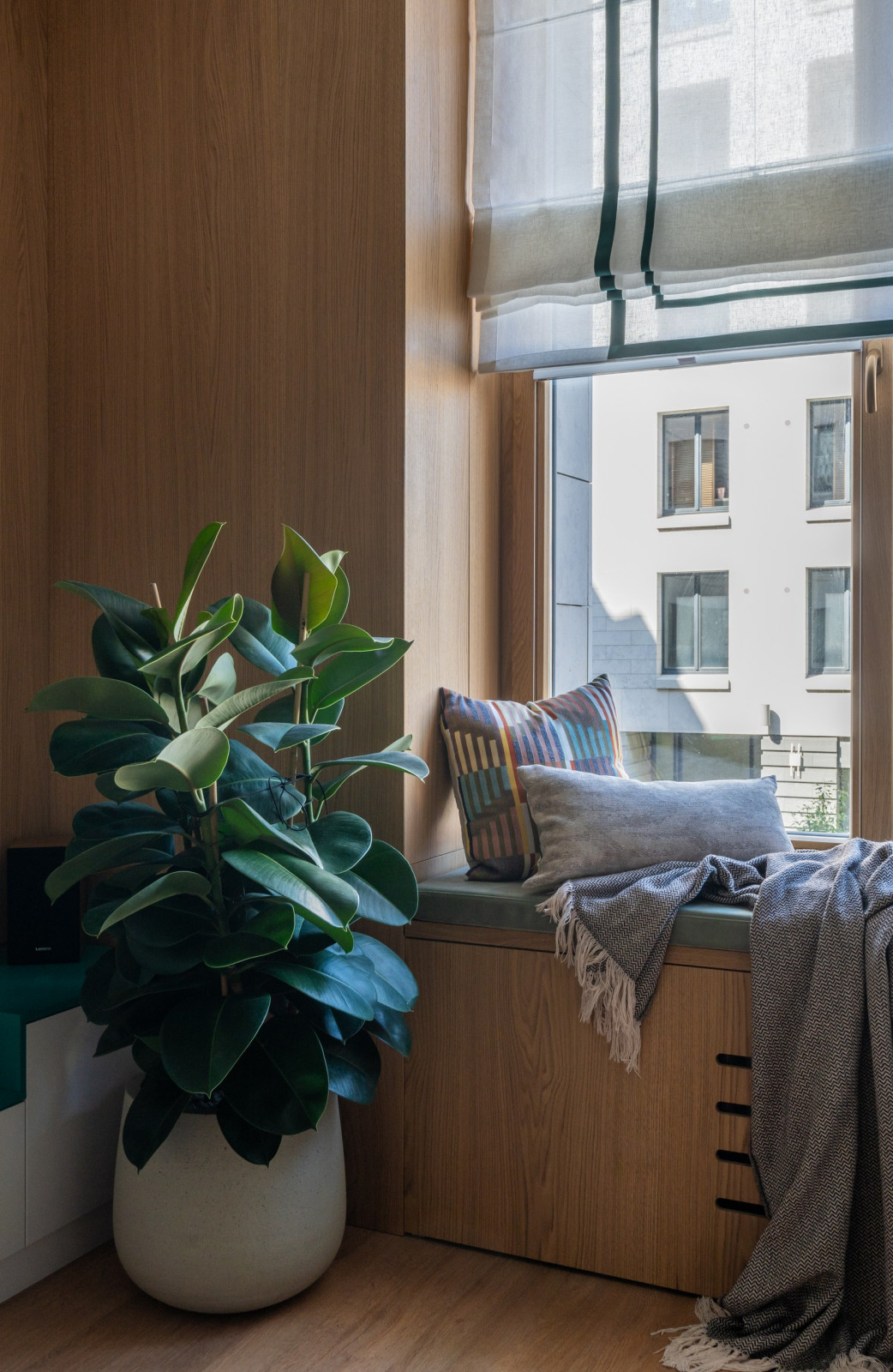 Дизайн-проект с ярким искусством