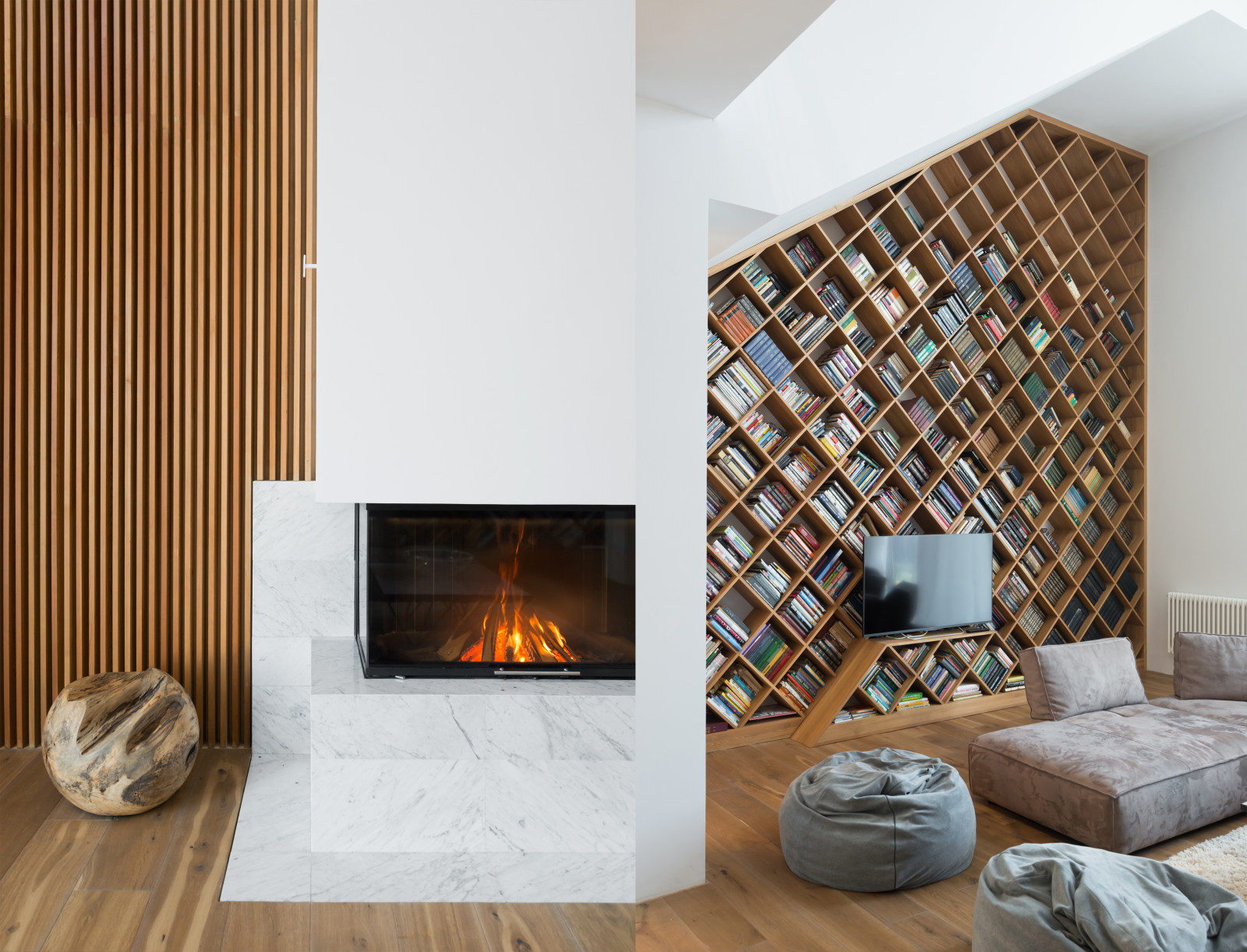 Обложка альбома: интерьер