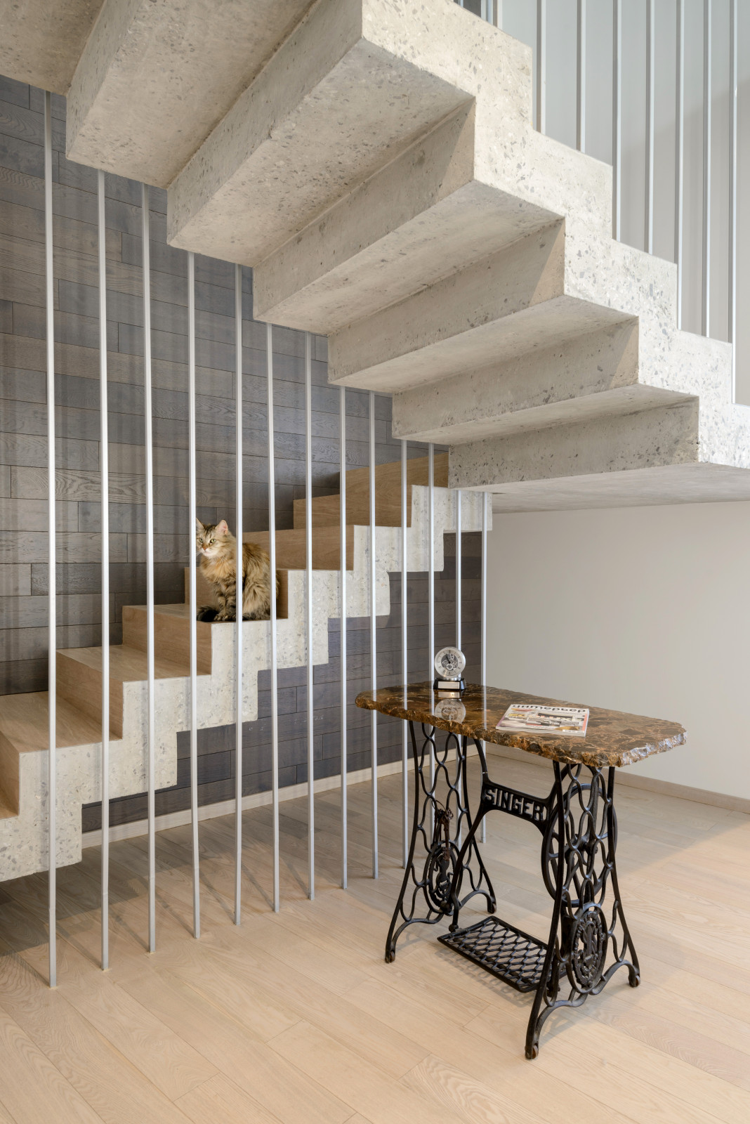 Современная квартира с Сибирским характером.