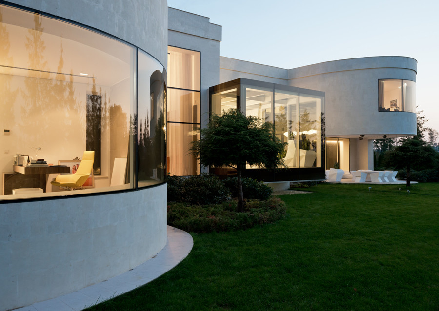 VILLA IN AGALAROV ESTATE