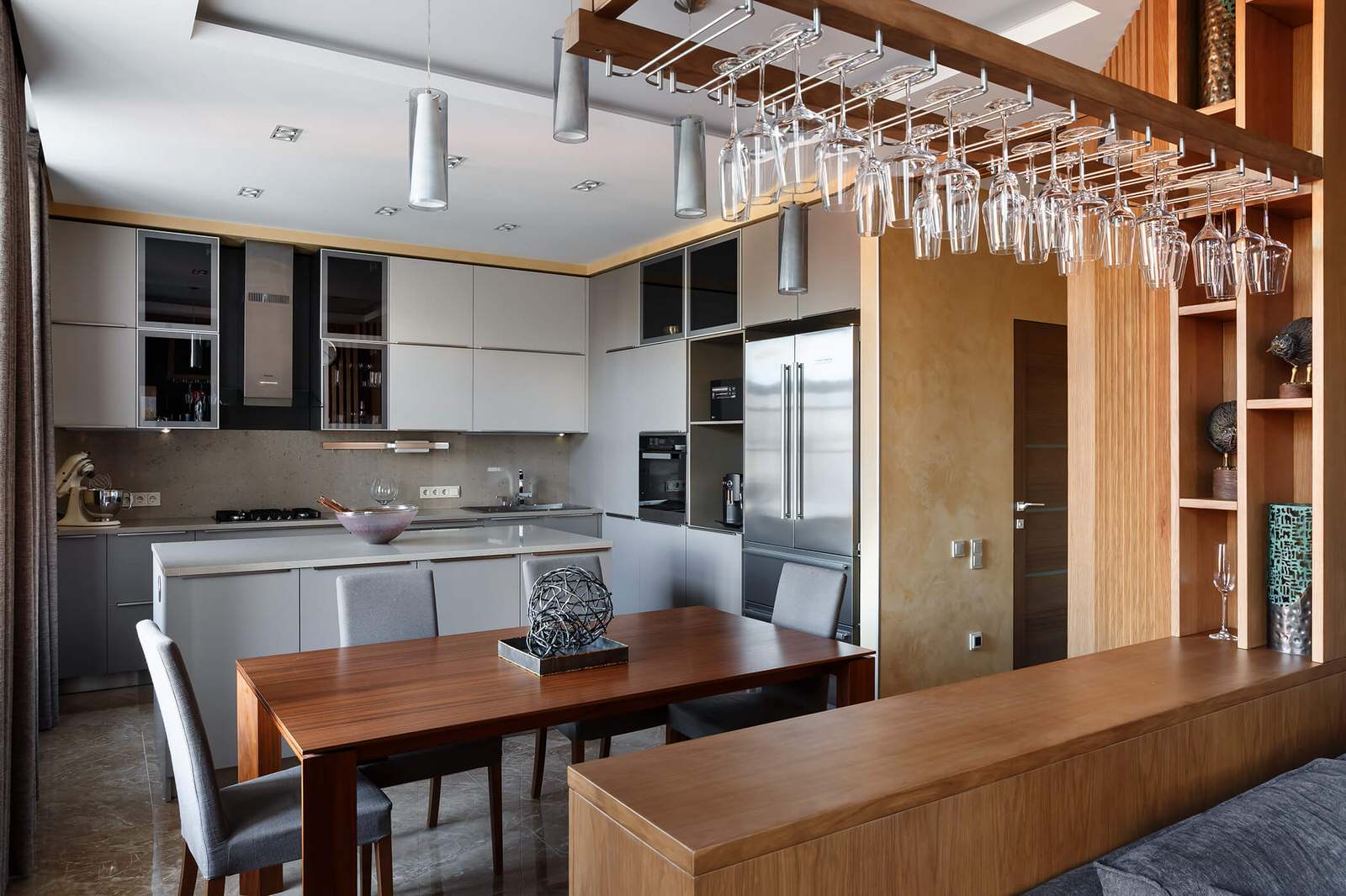 Реализованная квартира на Петроградской — 129 кв. метров.