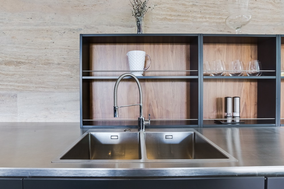 Кухня черного цвета