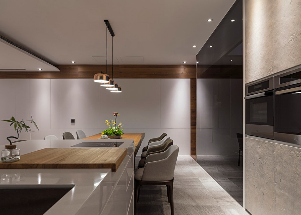 Светлая квартира с просторной диванной зоной от L DESIGN