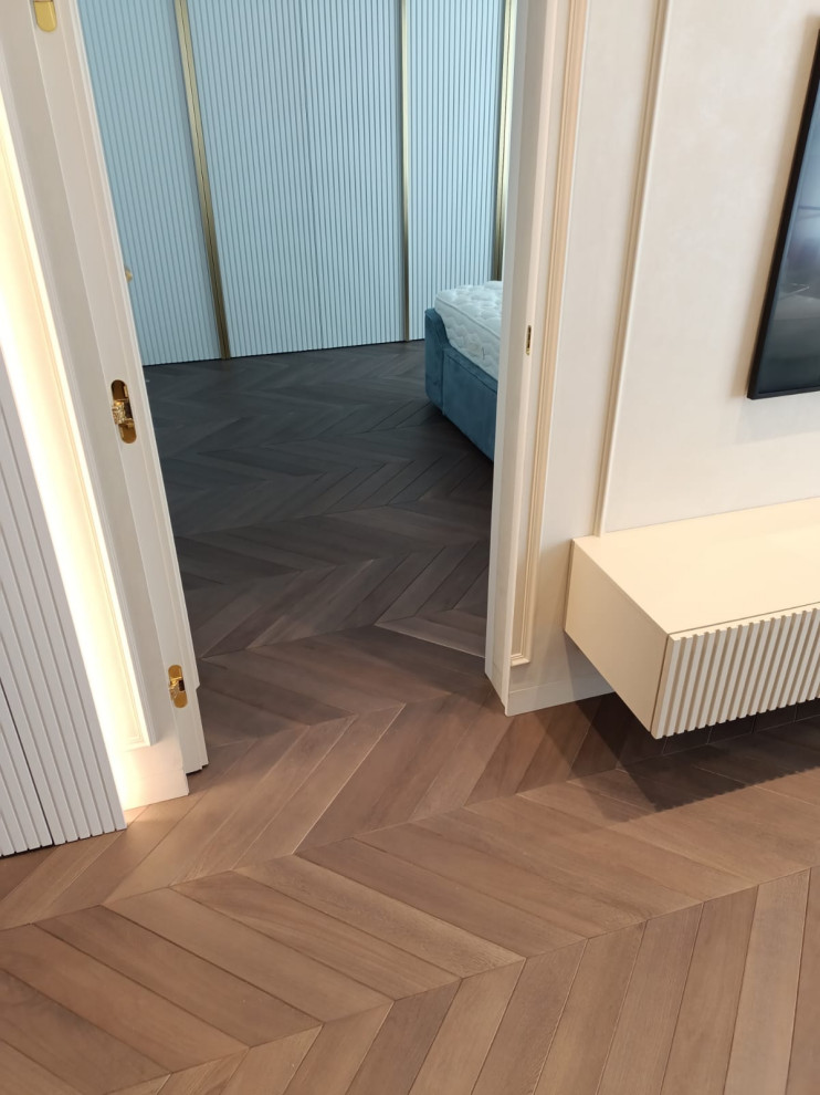 Инженерная доска, дуб, масло с твёрдым воском, французская ёлка.