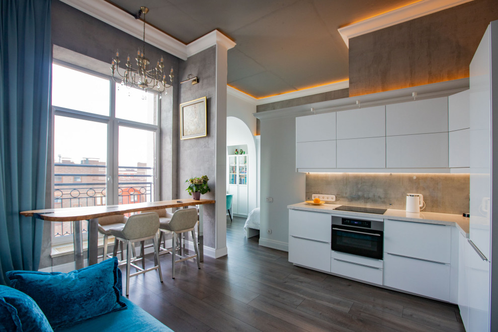 Студия с высокими потолками