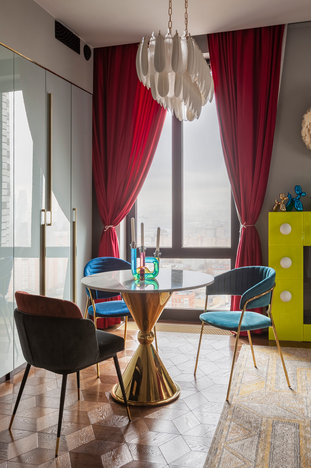 В гостях. Максим