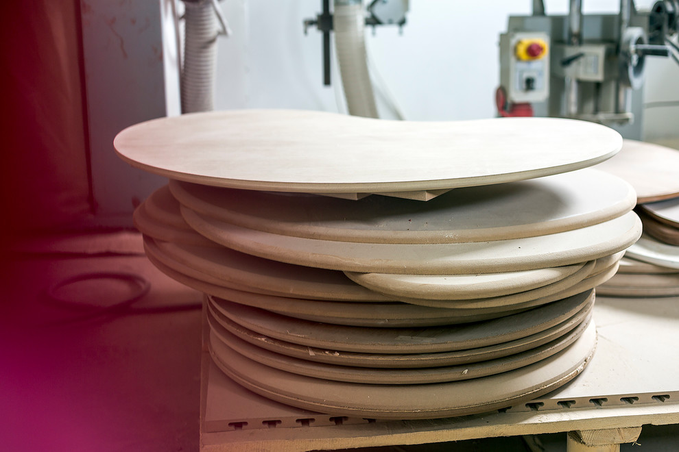 Портрет: Модернизм и эстетика в мебели Woodi Furniture