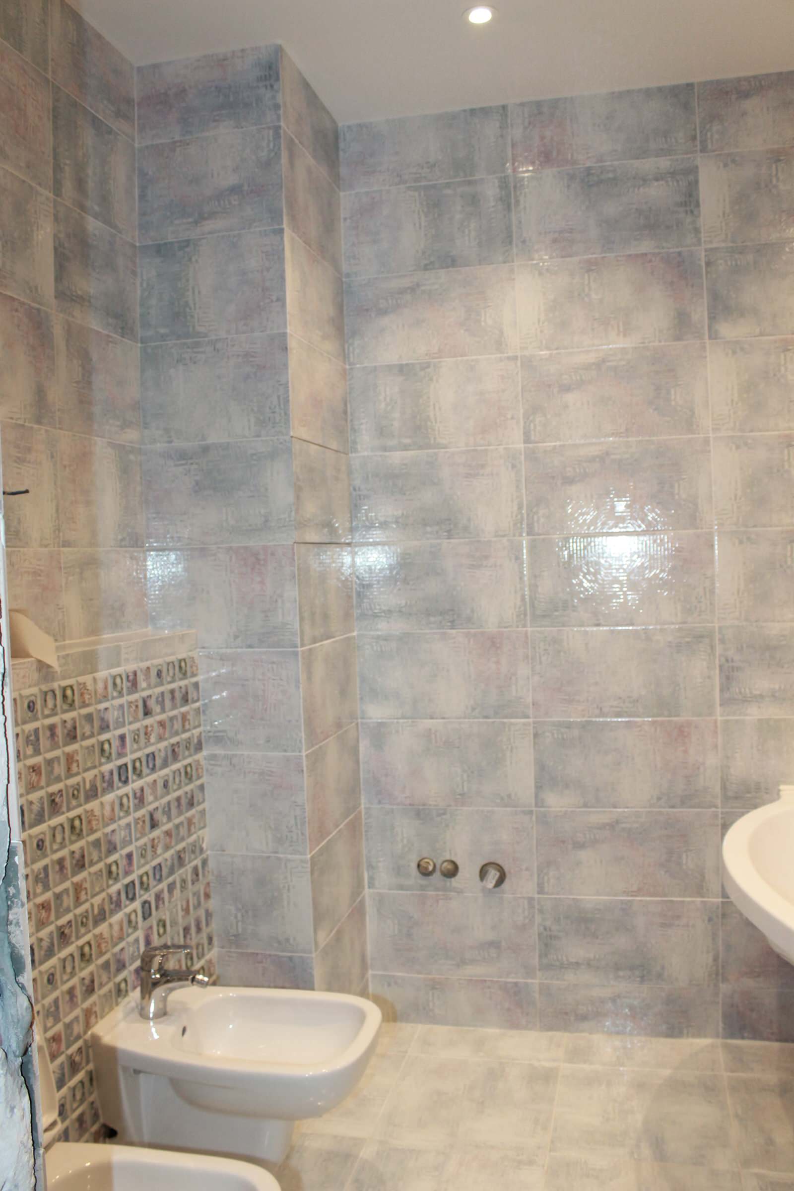 Квартира в стиле современной классики в фиолетовых тонах