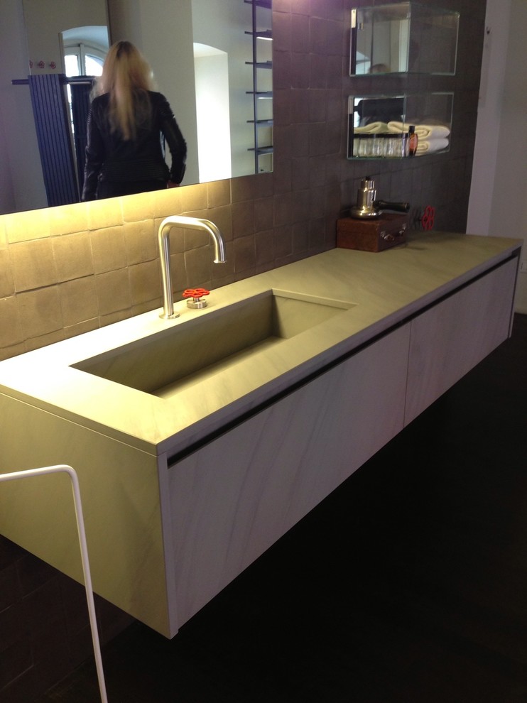 Кемень, керамика.