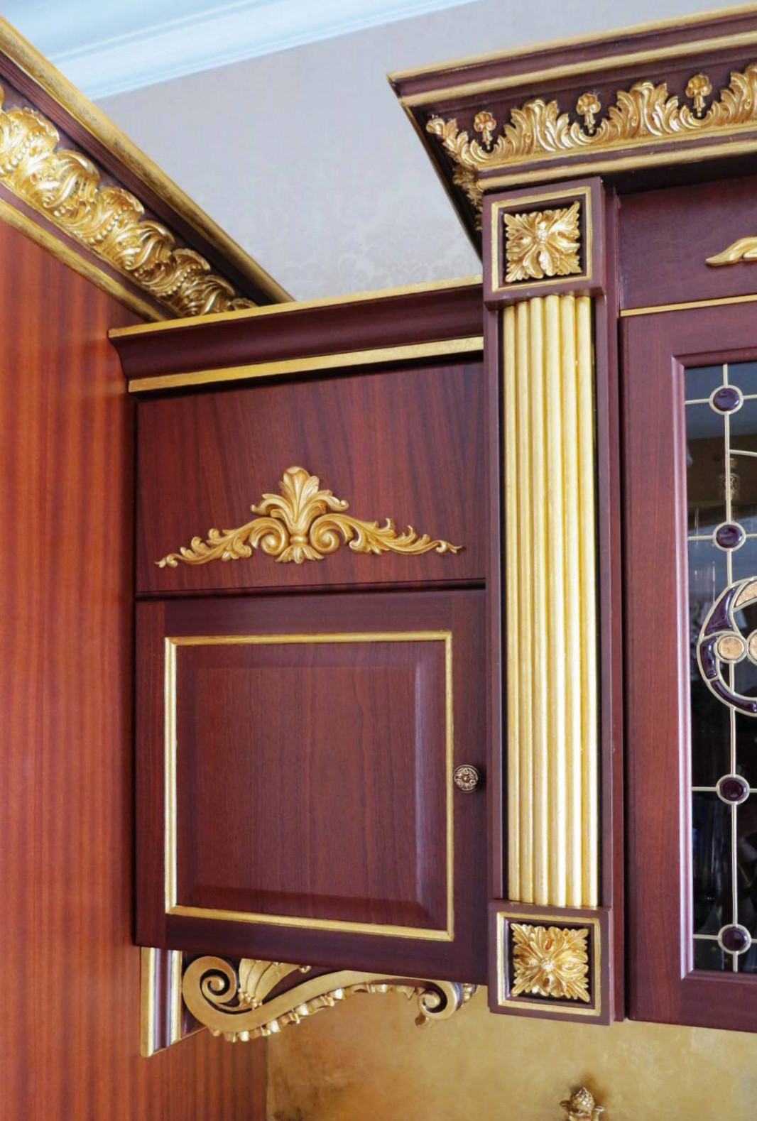 Буфет в Дворцовом стиле