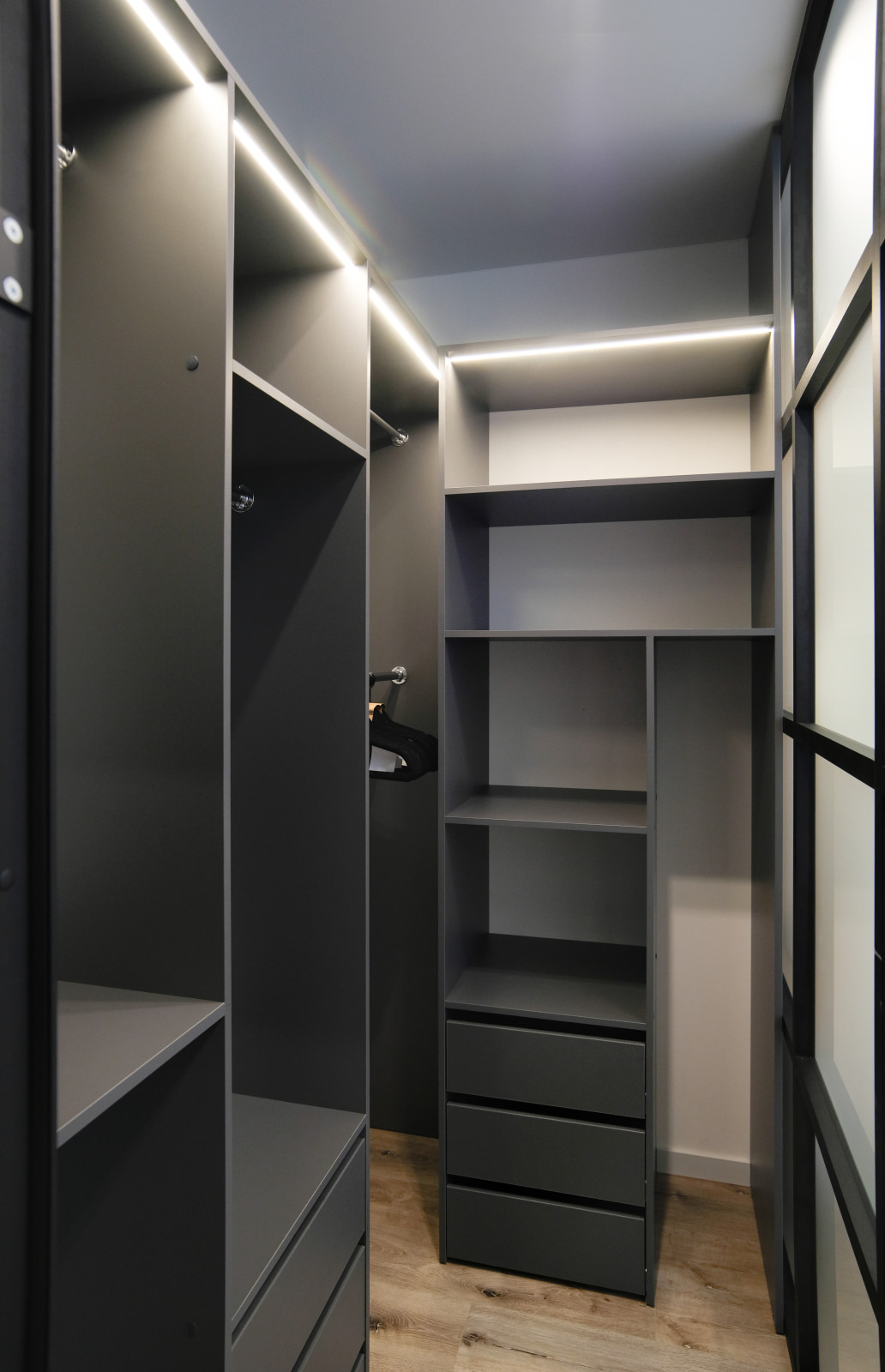 Квартира с дизайнерским ремонтом и освещением